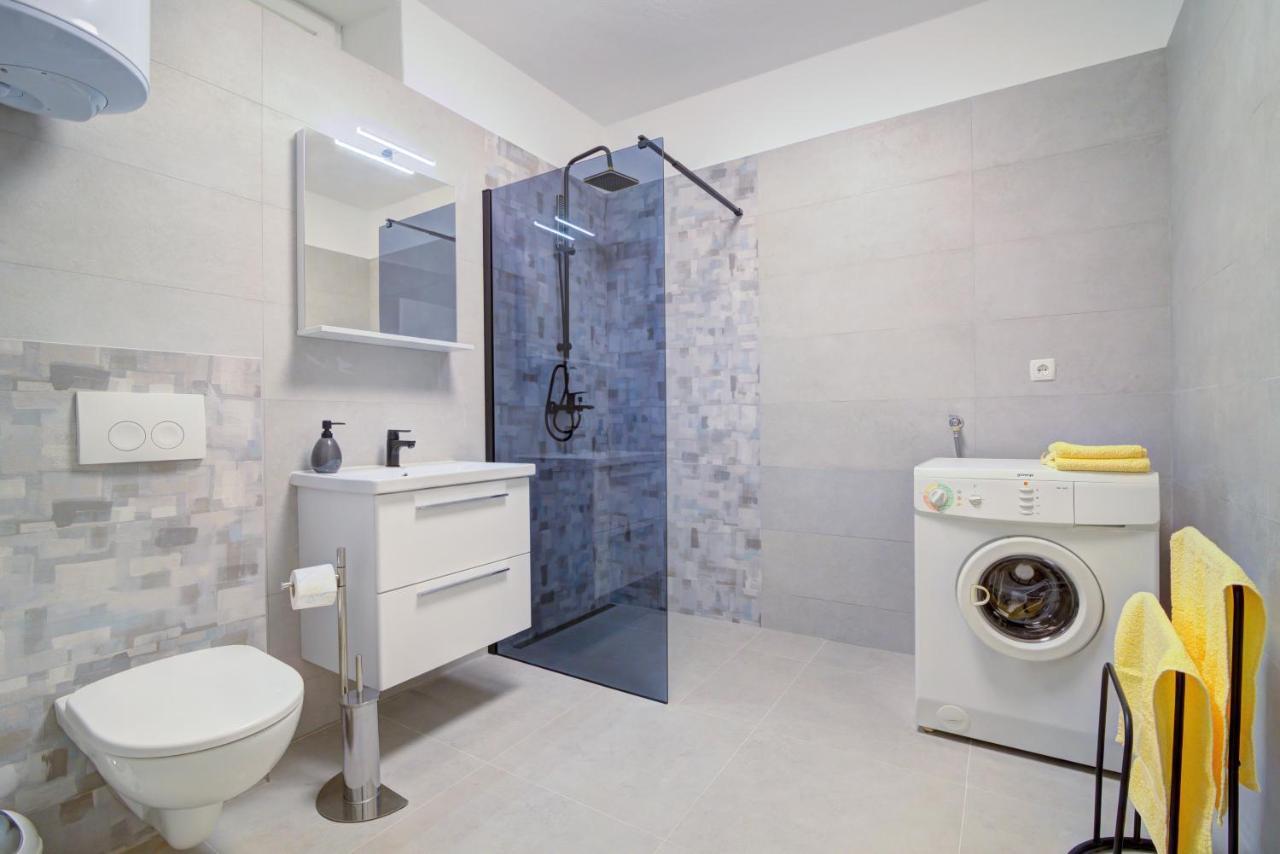 Apartments Maria Сень Экстерьер фото
