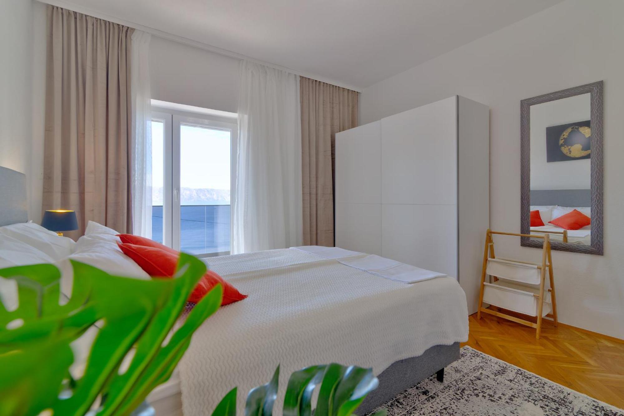 Apartments Maria Сень Экстерьер фото